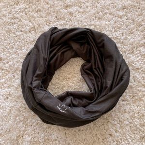 NWOT Beyond Yoga Infinity Scarf